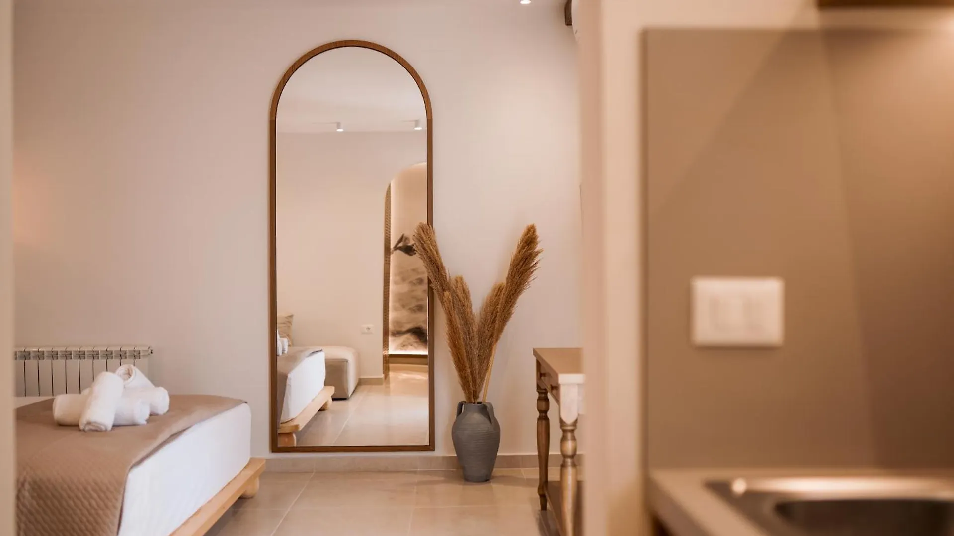Stefaneli Studios Himare Aparthotel